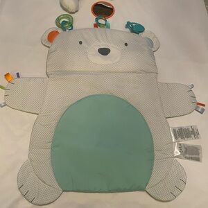 Adorable Bear Play Mat w/Tummy‎ Time “Pillow” for Kids - White & Green, NWT, OS